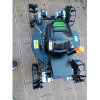 Diaľkovo ovládaný mulčovač - kosačka GREENWORKS AKU na diaľkové ovládanie pre extrémne svahy pre maximálny sklon až do 70°