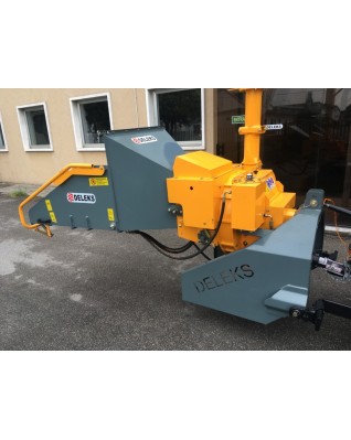 Štiepkovač pre traktor DELEKS DK-2000 s HYDRAULICKÝM POSUNOM