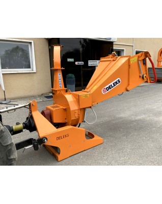 Štiepkovač pre traktor DELEKS DK-1500 s HYDRAULICKÝM POSUNOM do 10 cm