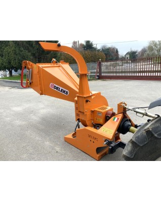 Štiepkovač pre traktor DELEKS DK-1500 s HYDRAULICKÝM POSUNOM do 10 cm